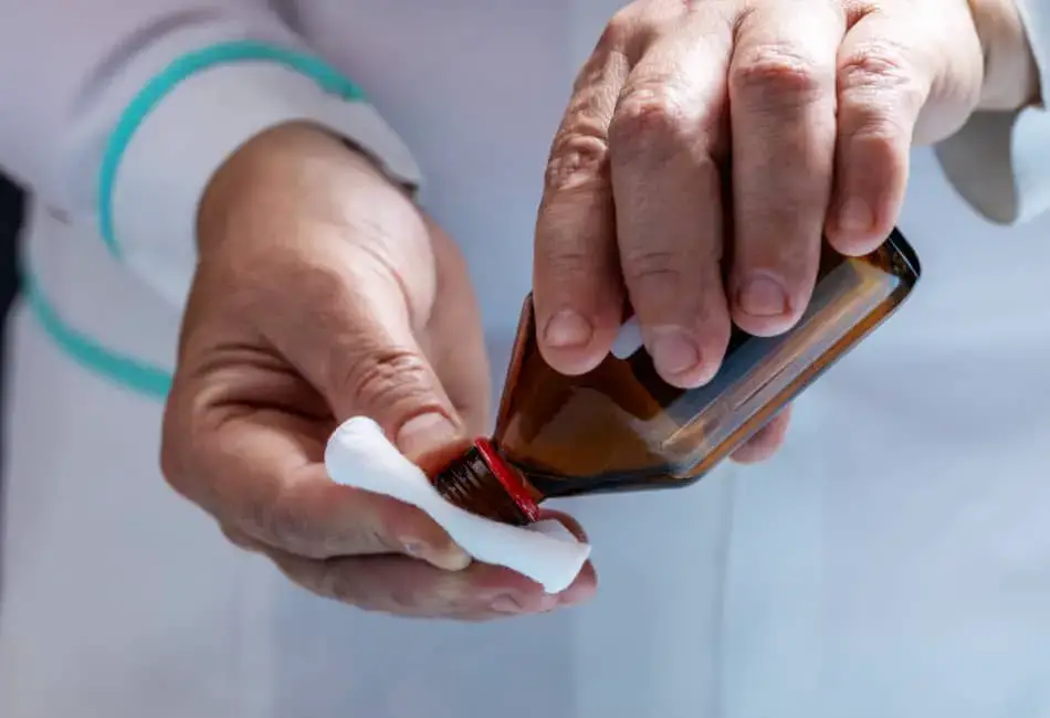 can you use rubbing alcohol on quartz countertop