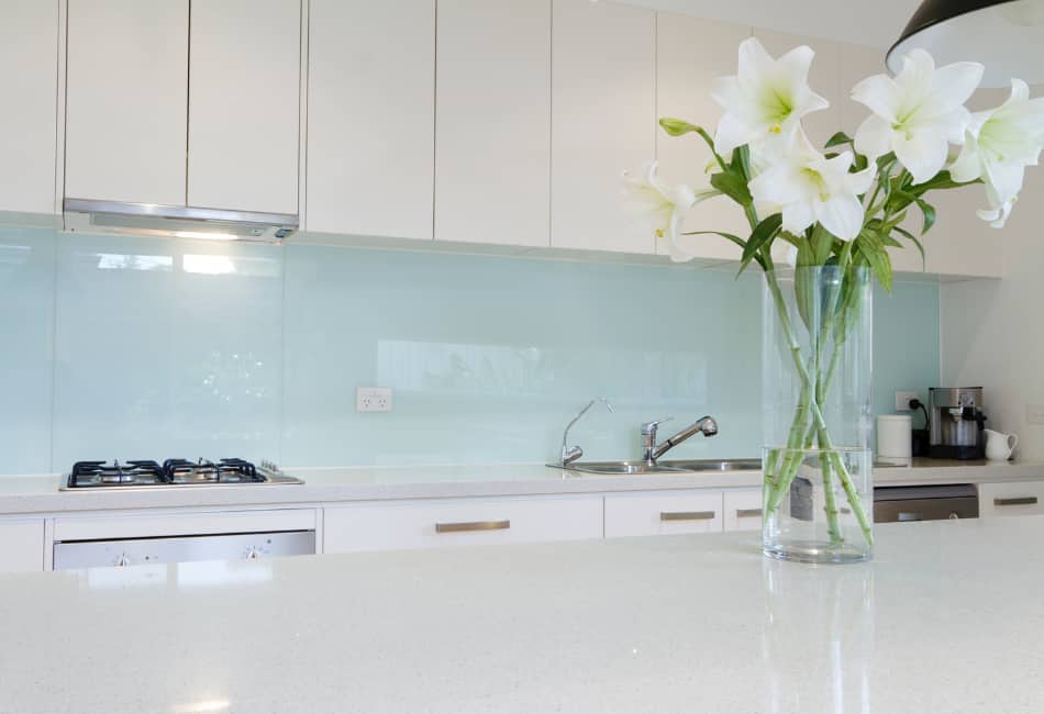 how to remove lily pollen stains from quartz countertop